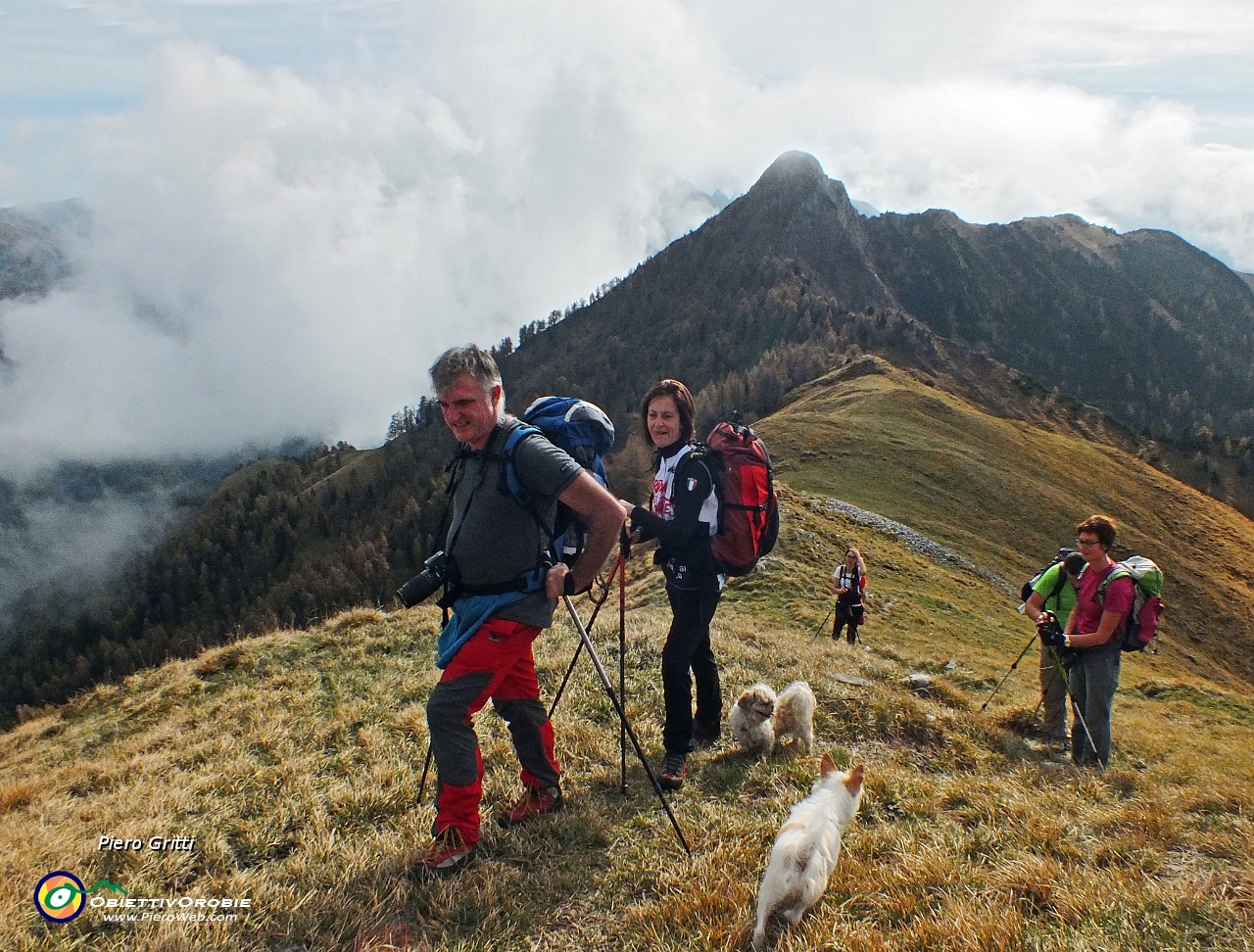 26 sulla traccia per il Monte Secco con vista in Pizzo Badile......JPG